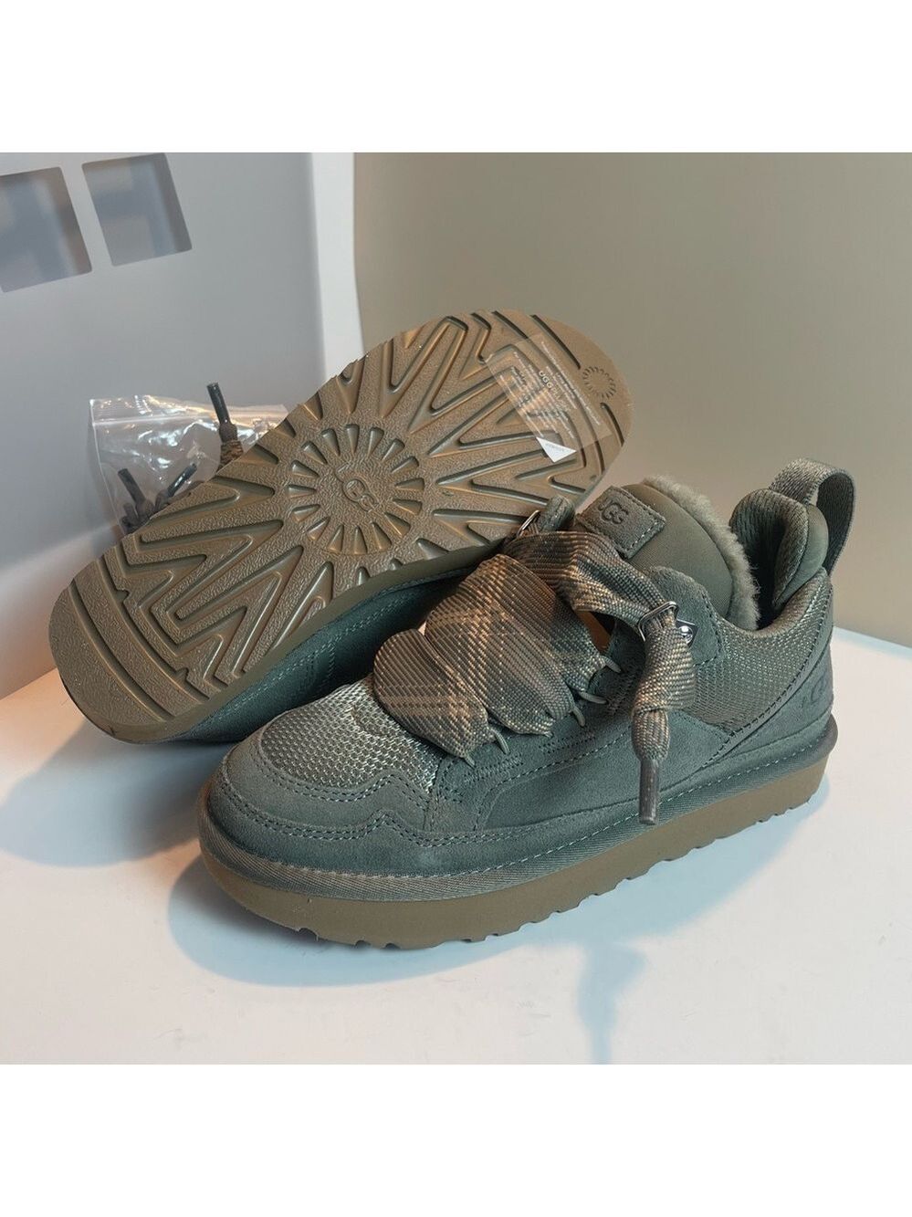 UGG LOWMEL Women’s Boots Sneakers Suede Moss Green US 8 Streetwear Quiet Luxury